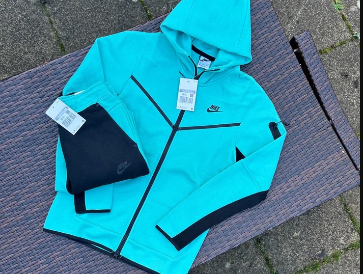 Nike Tech